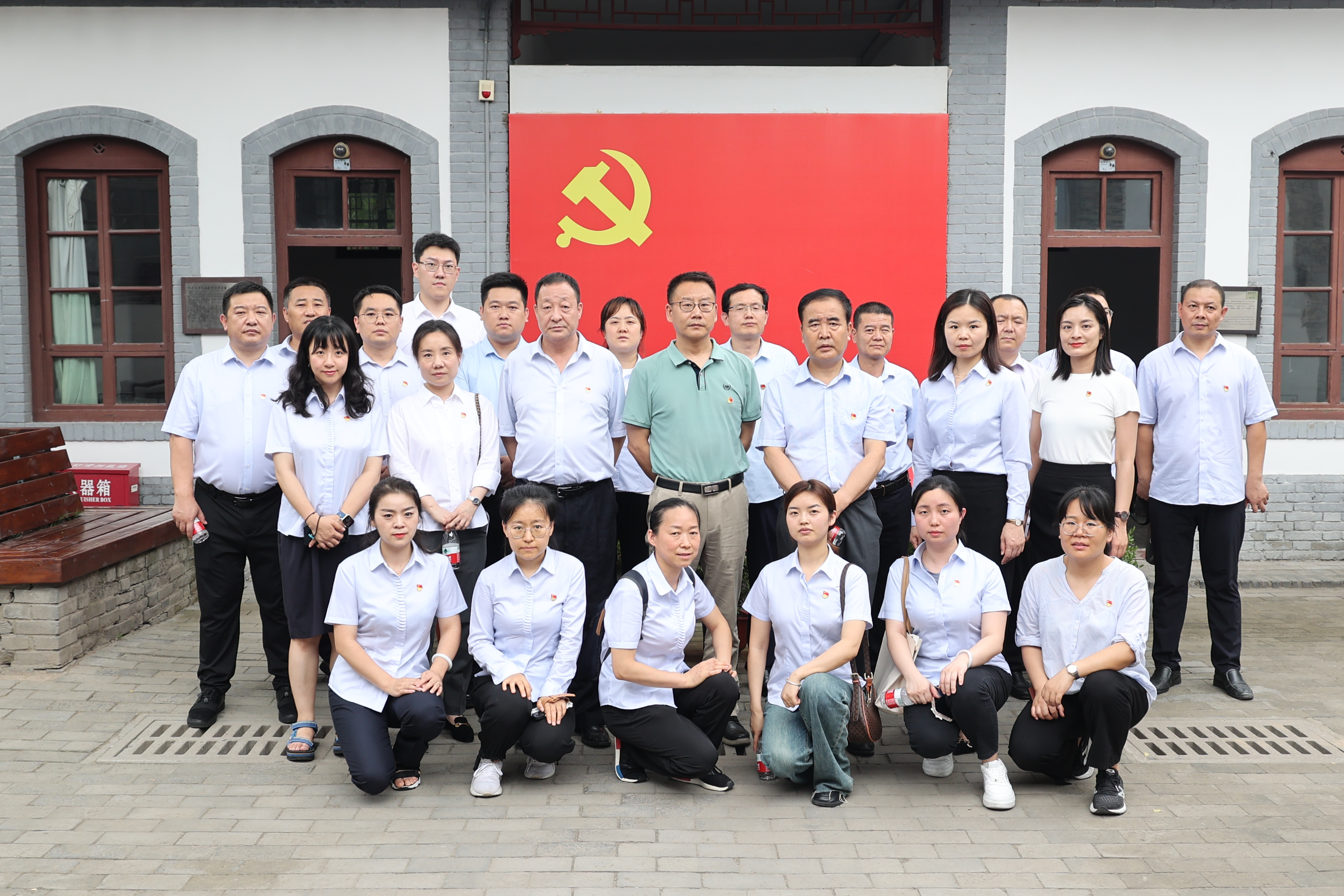 公司黨委組織開展“學黨章、悟思想、強黨性、  善作為”主題黨日活動